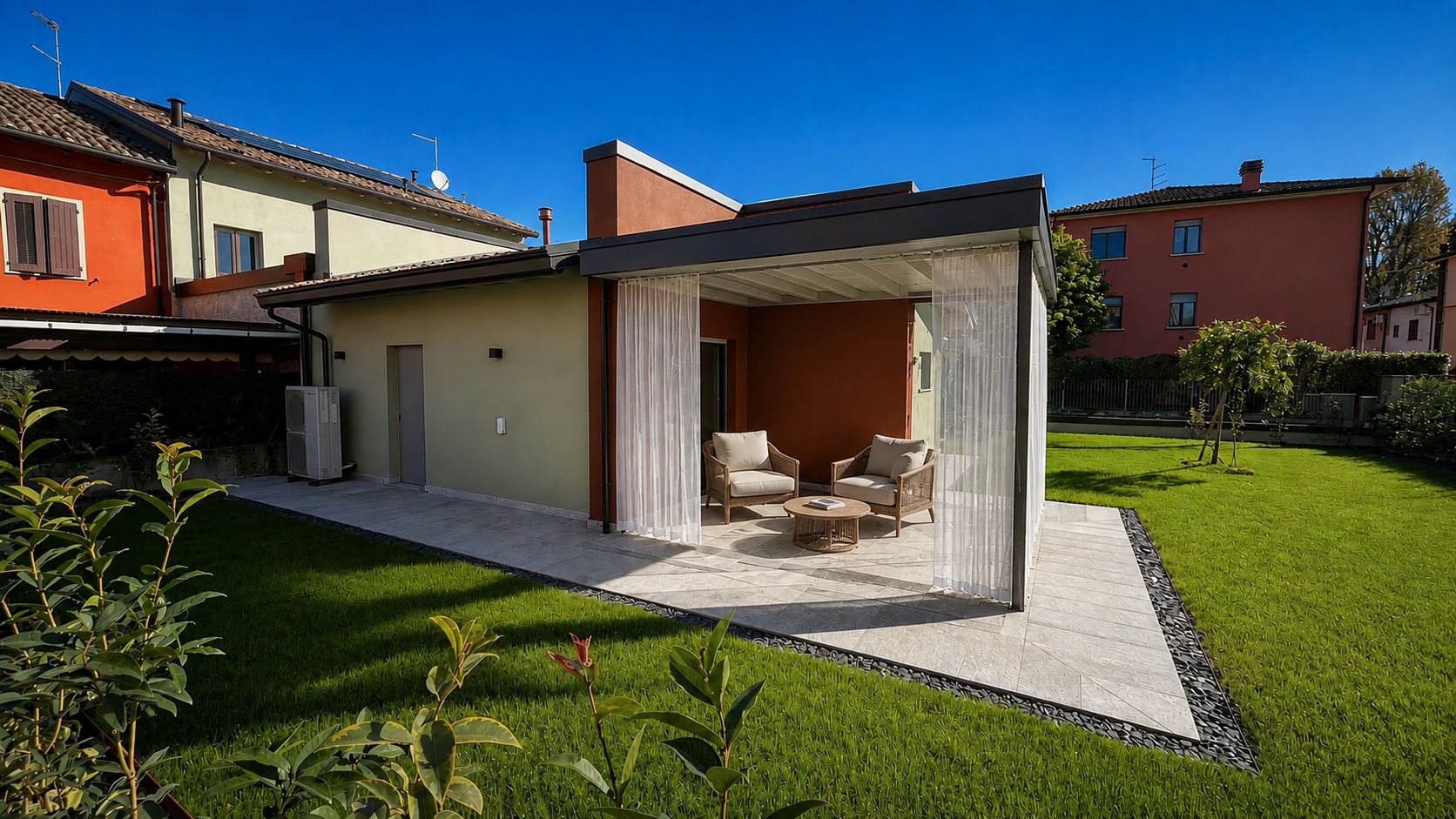 Casa R|D, giardino e portico
