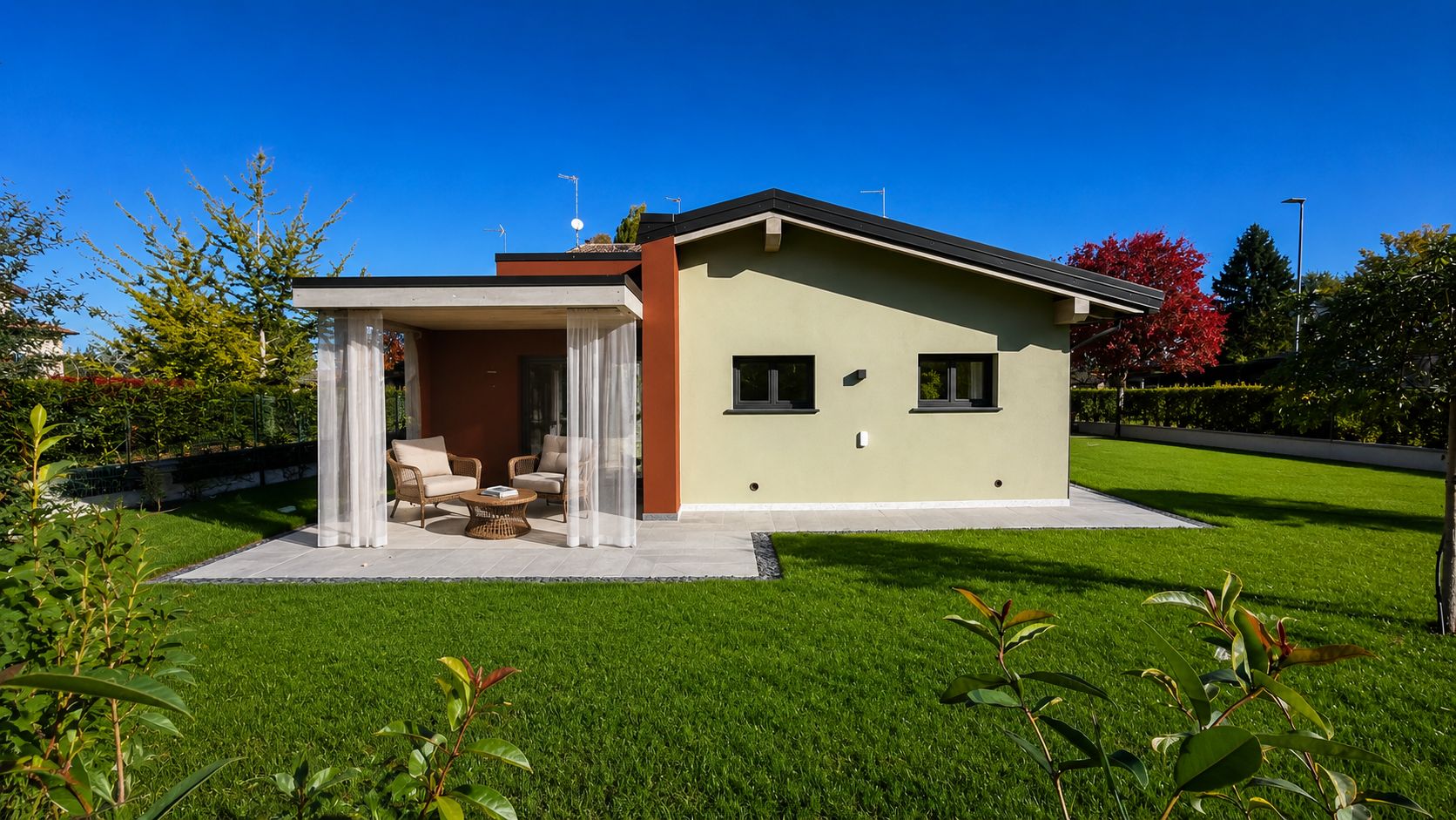 Casa R|D, portico e giardino