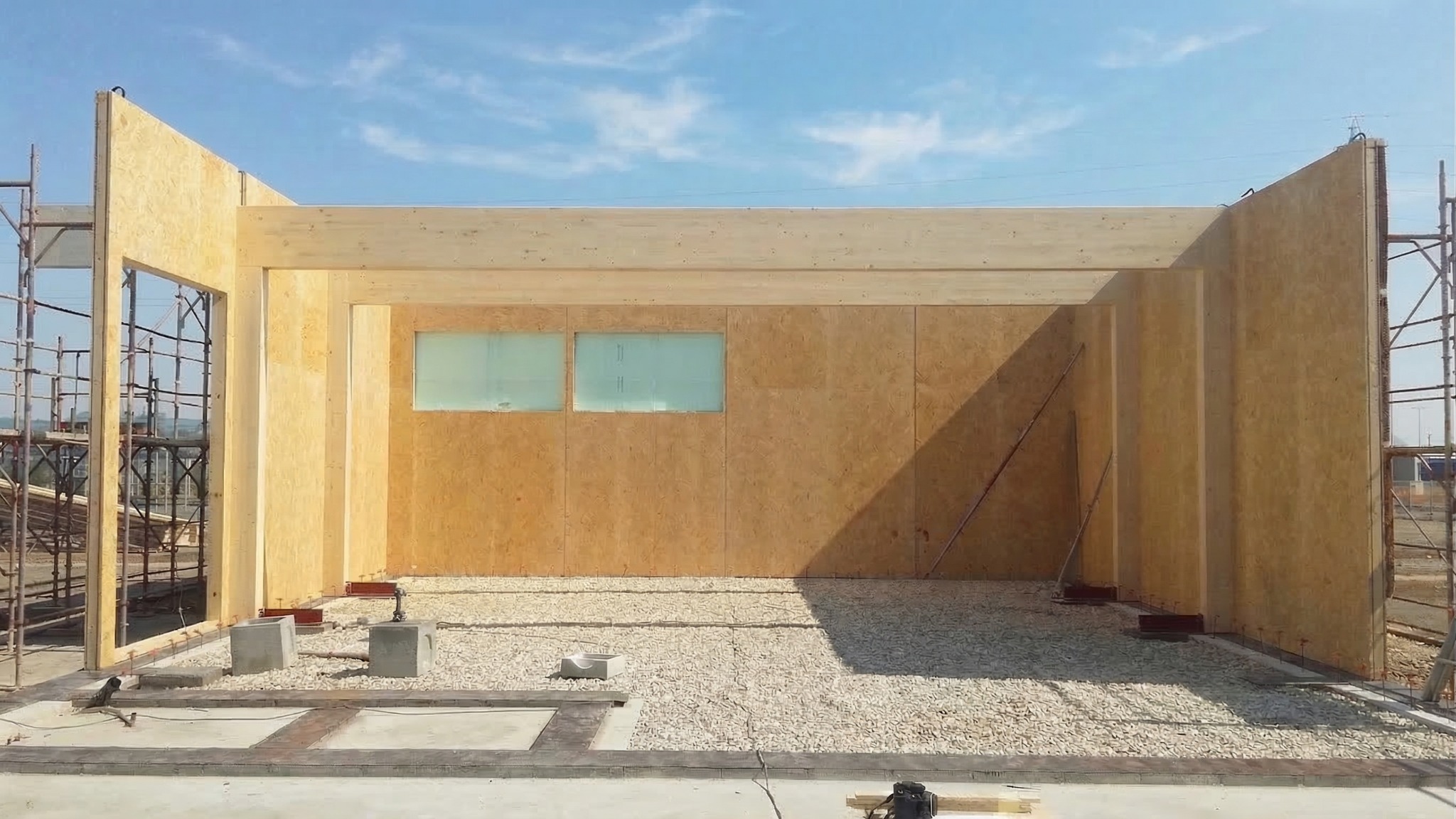 Cantiere del Padiglione C con struttura in legno